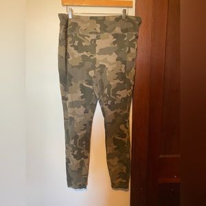 Camo leggings